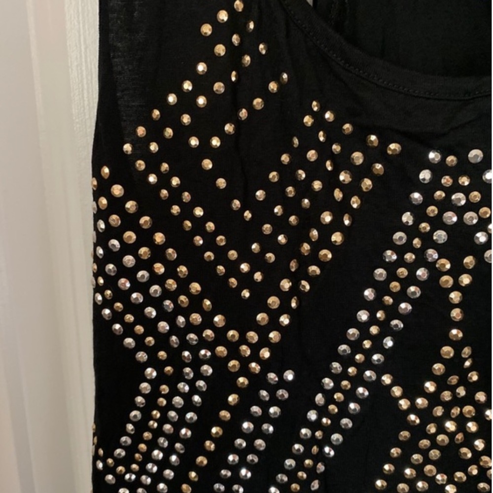 💥🎉HP🎉💥 Forever 21 Black Stretch Racerback Scoop Neck Tank Gold Silver Studs - Picture 8 of 11
